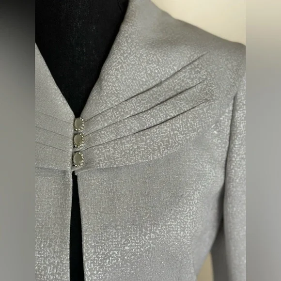 Tahari Women's Silver and Grey Suit Jacket